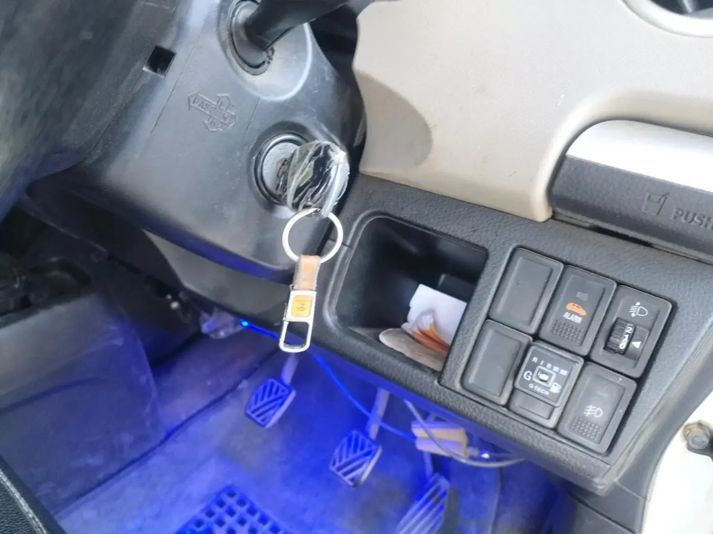 2013 Maruti Wagon R 1.0 VXI, CNG, Manual, 1,13,379 km, interior