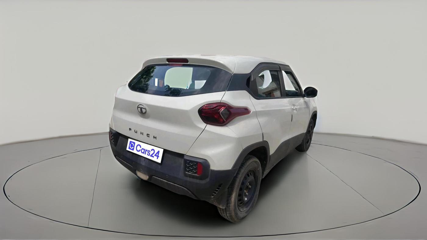2022 Tata PUNCH ADVENTURE AMT, Petrol, Automatic, 8,373 km, exterior