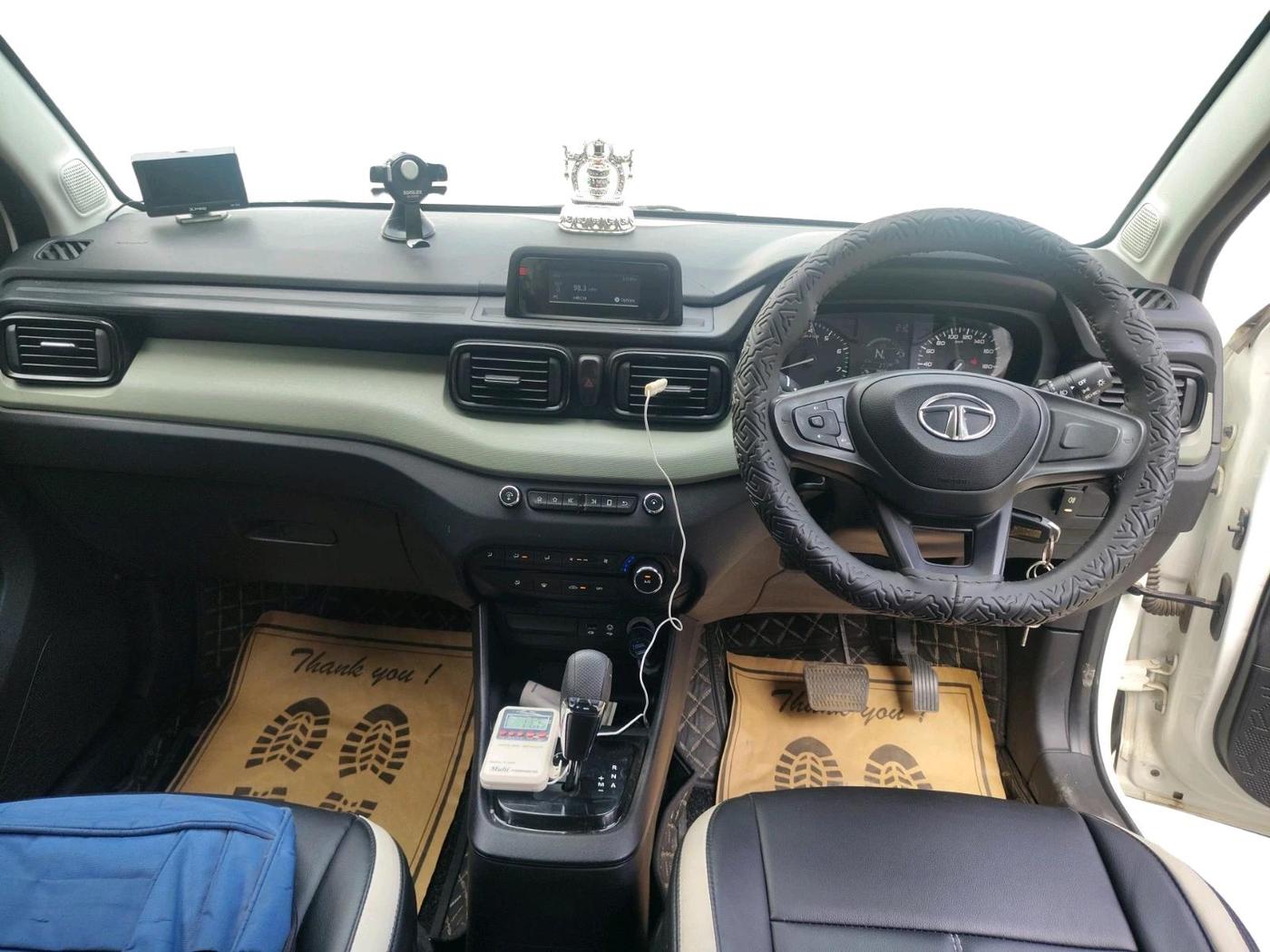 2022 Tata PUNCH ADVENTURE AMT, Petrol, Automatic, 8,373 km, interior