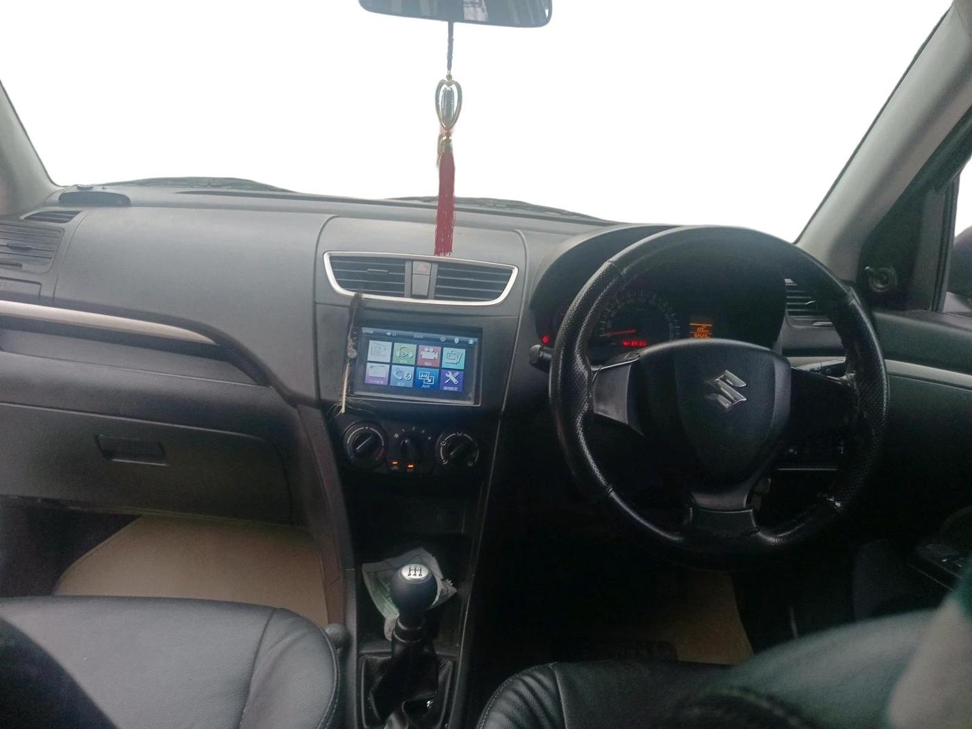 2016 Maruti Swift LXI (O), CNG, Manual, 92,523 km, interior