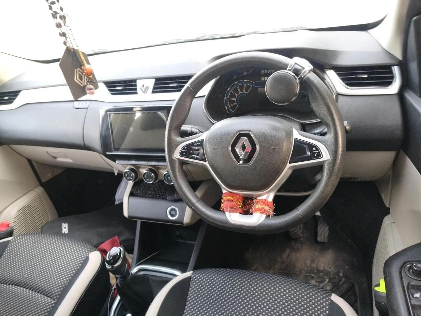 2022 Renault TRIBER RXZ, Petrol, Manual, 58,048 km, interior