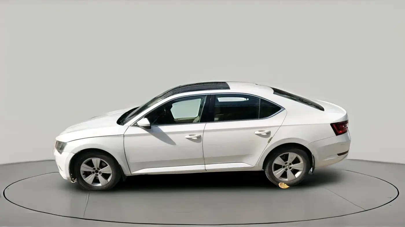 2018 Skoda Superb STYLE 2.0 TDI AT, Diesel, Automatic, 1,30,896 km, exterior