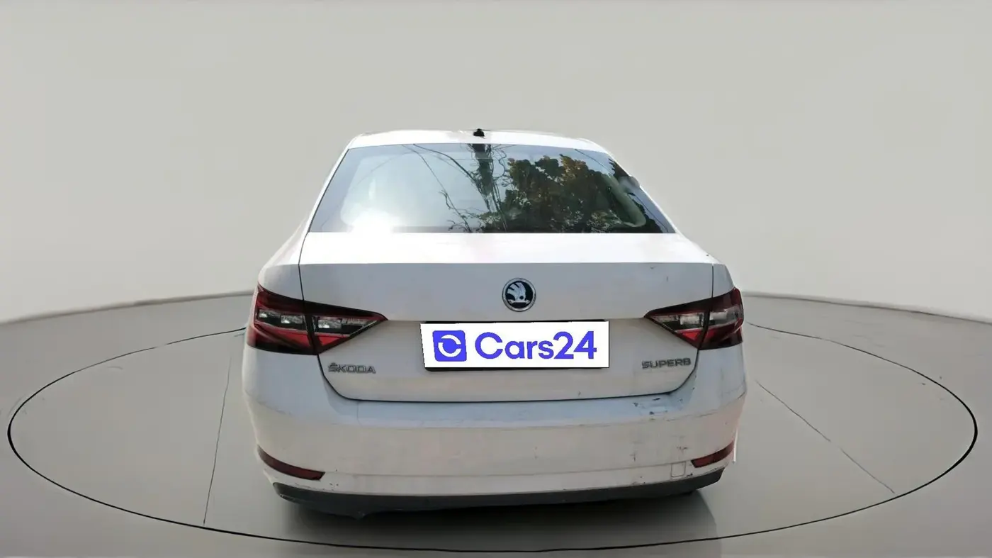 2018 Skoda Superb STYLE 2.0 TDI AT, Diesel, Automatic, 1,30,896 km, exterior