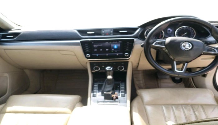 2018 Skoda Superb STYLE 2.0 TDI AT, Diesel, Automatic, 1,30,896 km, interior