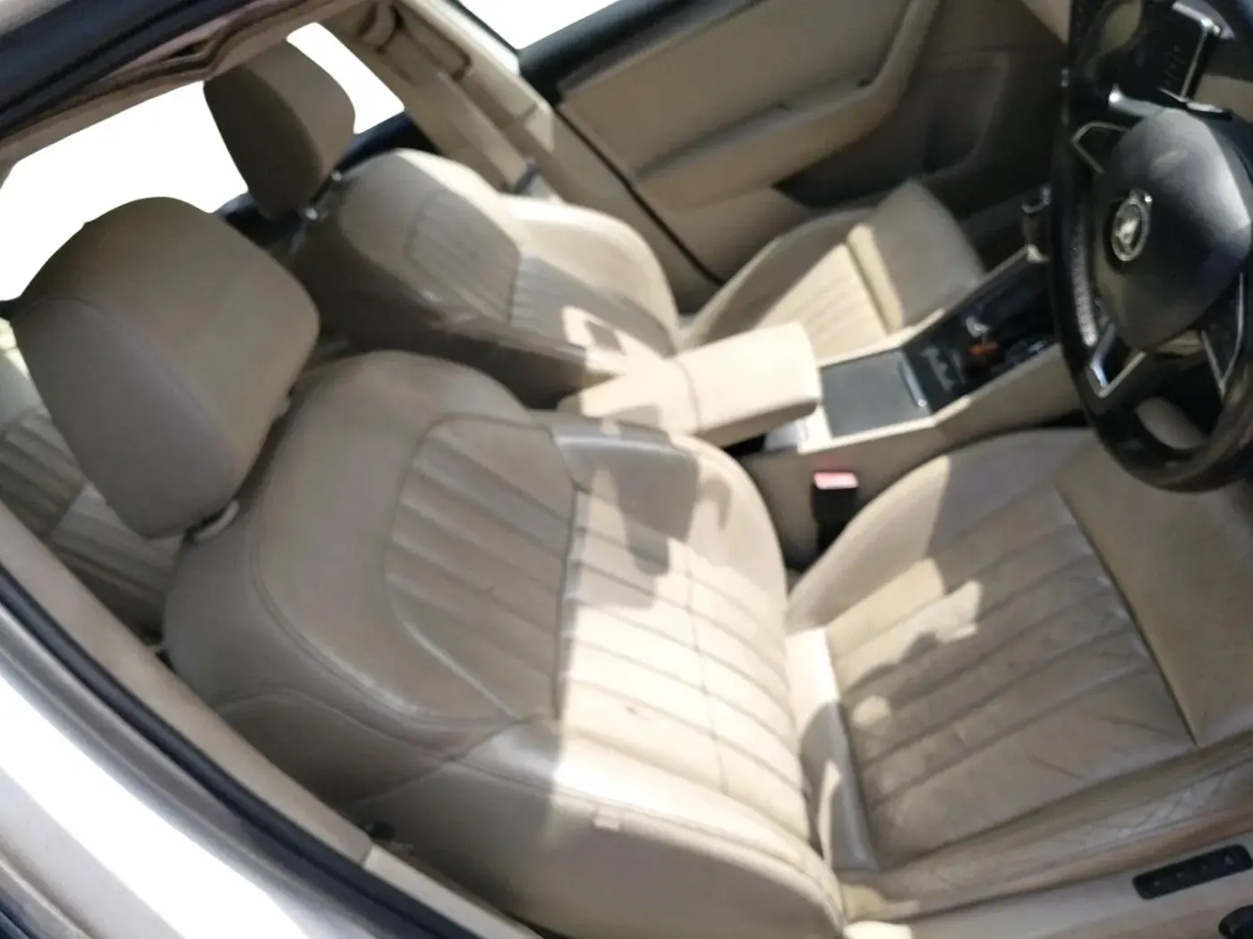 2018 Skoda Superb STYLE 2.0 TDI AT, Diesel, Automatic, 1,30,896 km, interior