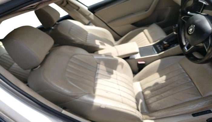 2018 Skoda Superb STYLE 2.0 TDI AT, Diesel, Automatic, 1,30,896 km, interior