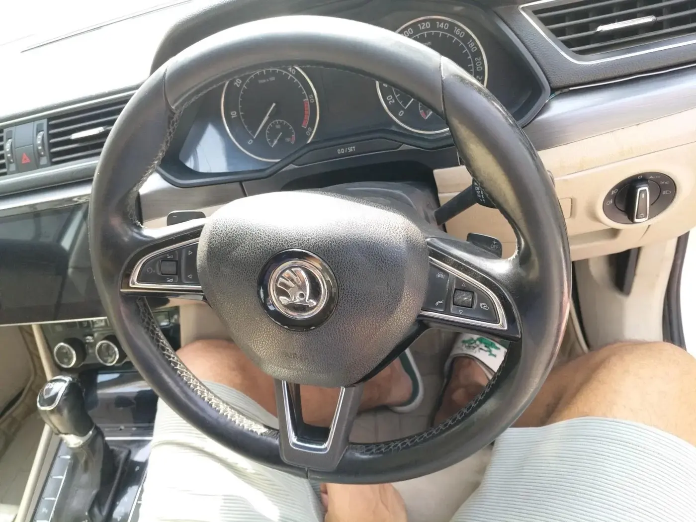 2018 Skoda Superb STYLE 2.0 TDI AT, Diesel, Automatic, 1,30,896 km, interior