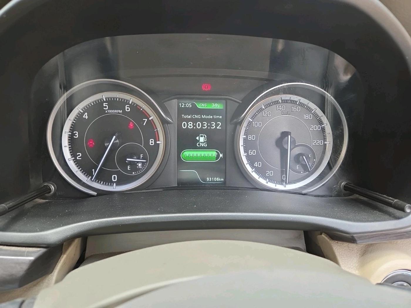 2022 Maruti Ertiga ZXI  CNG, CNG, Manual, 93,106 km, interior