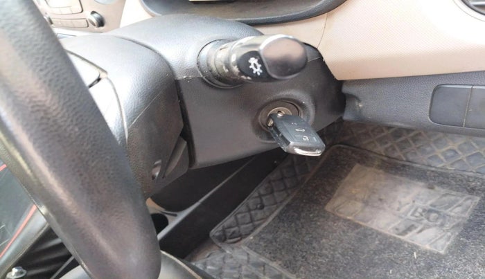 2015 Hyundai Grand i10 SPORTZ 1.2 KAPPA VTVT, Petrol, Manual, 53,514 km, interior