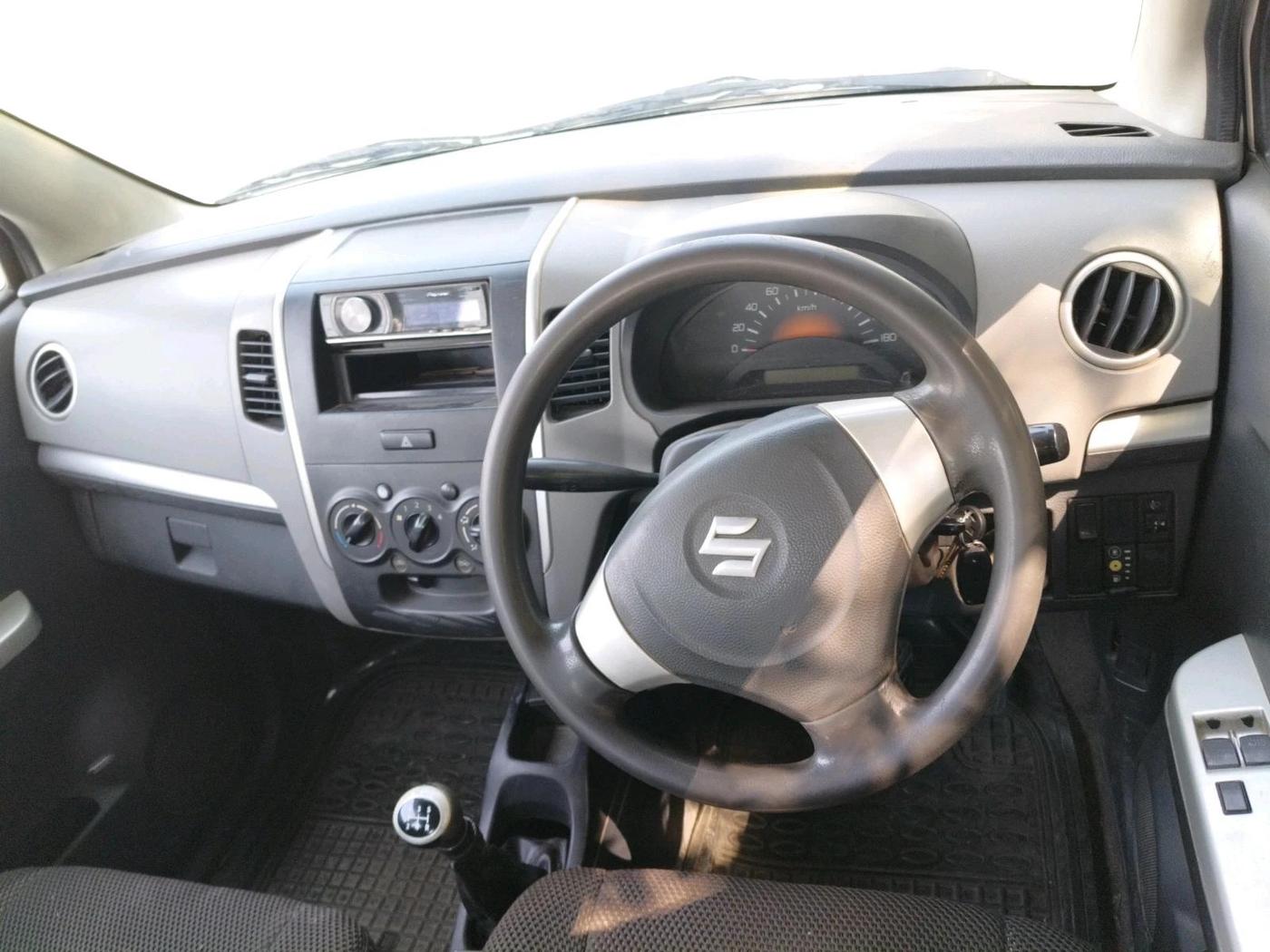 2011 Maruti Wagon R 1.0 LXI CNG, CNG, Manual, 1,18,000 km, interior