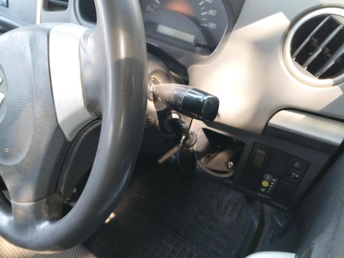 2011 Maruti Wagon R 1.0 LXI CNG, CNG, Manual, 1,18,000 km, interior