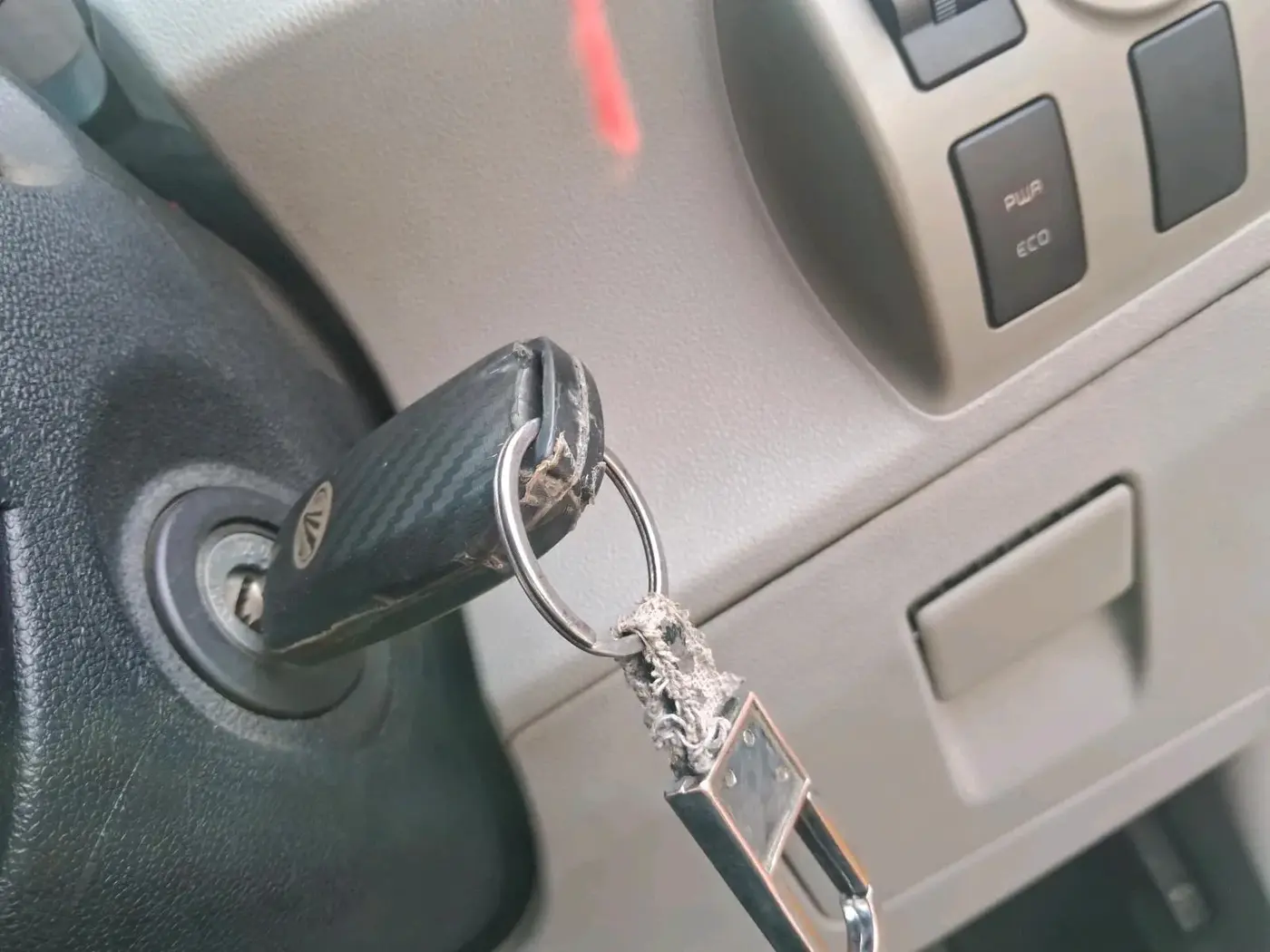 2016 Mahindra Kuv100 K6 D 6 STR, Diesel, Manual, 99,700 km, interior