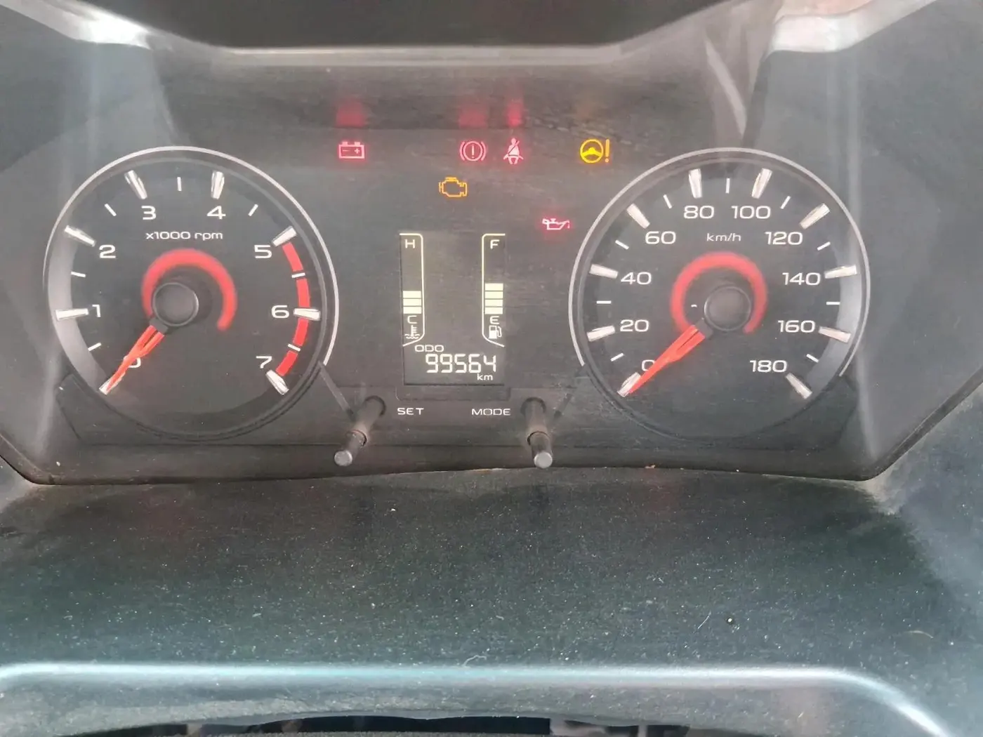 2016 Mahindra Kuv100 K6 D 6 STR, Diesel, Manual, 99,700 km, interior