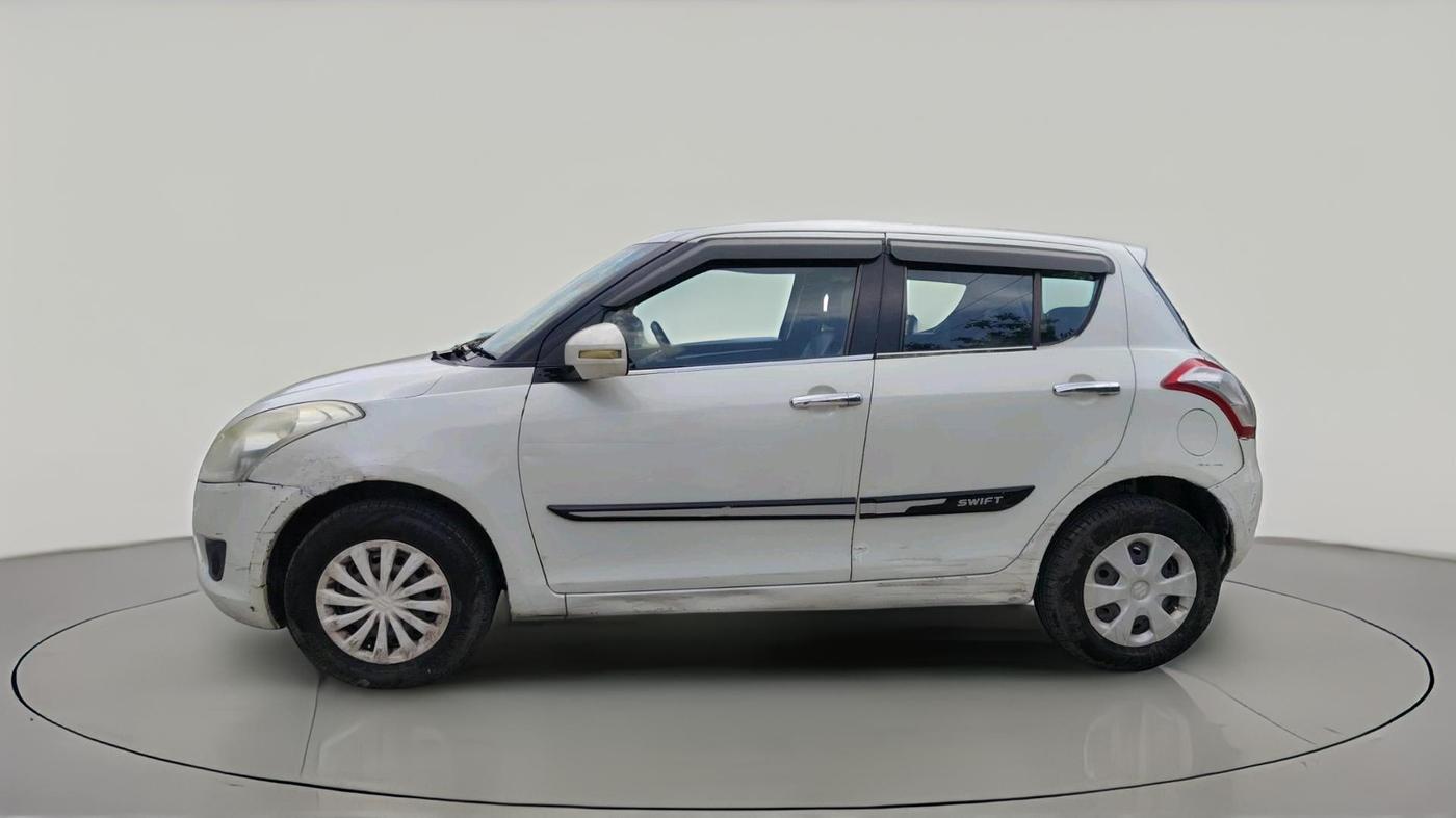 2011 Maruti Swift ZXI, CNG, Manual, 1,66,422 km, exterior