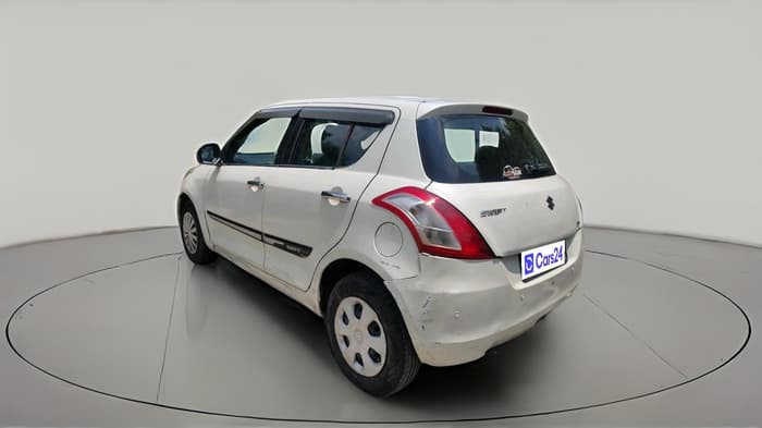 2011 Maruti Swift ZXI, CNG, Manual, 1,66,422 km, exterior