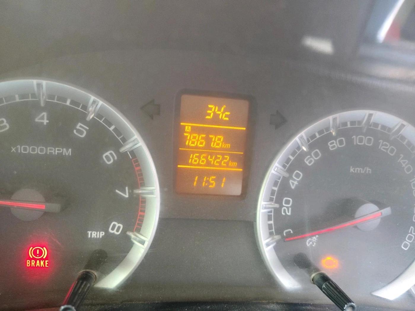 2011 Maruti Swift ZXI, CNG, Manual, 1,66,422 km, interior
