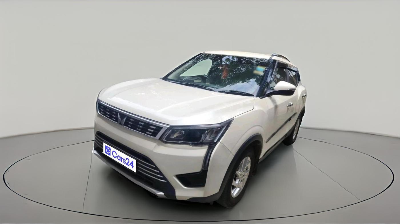 2023 Mahindra XUV300 W8 1.5 DIESEL, Diesel, Manual, 1,11,478 km, exterior