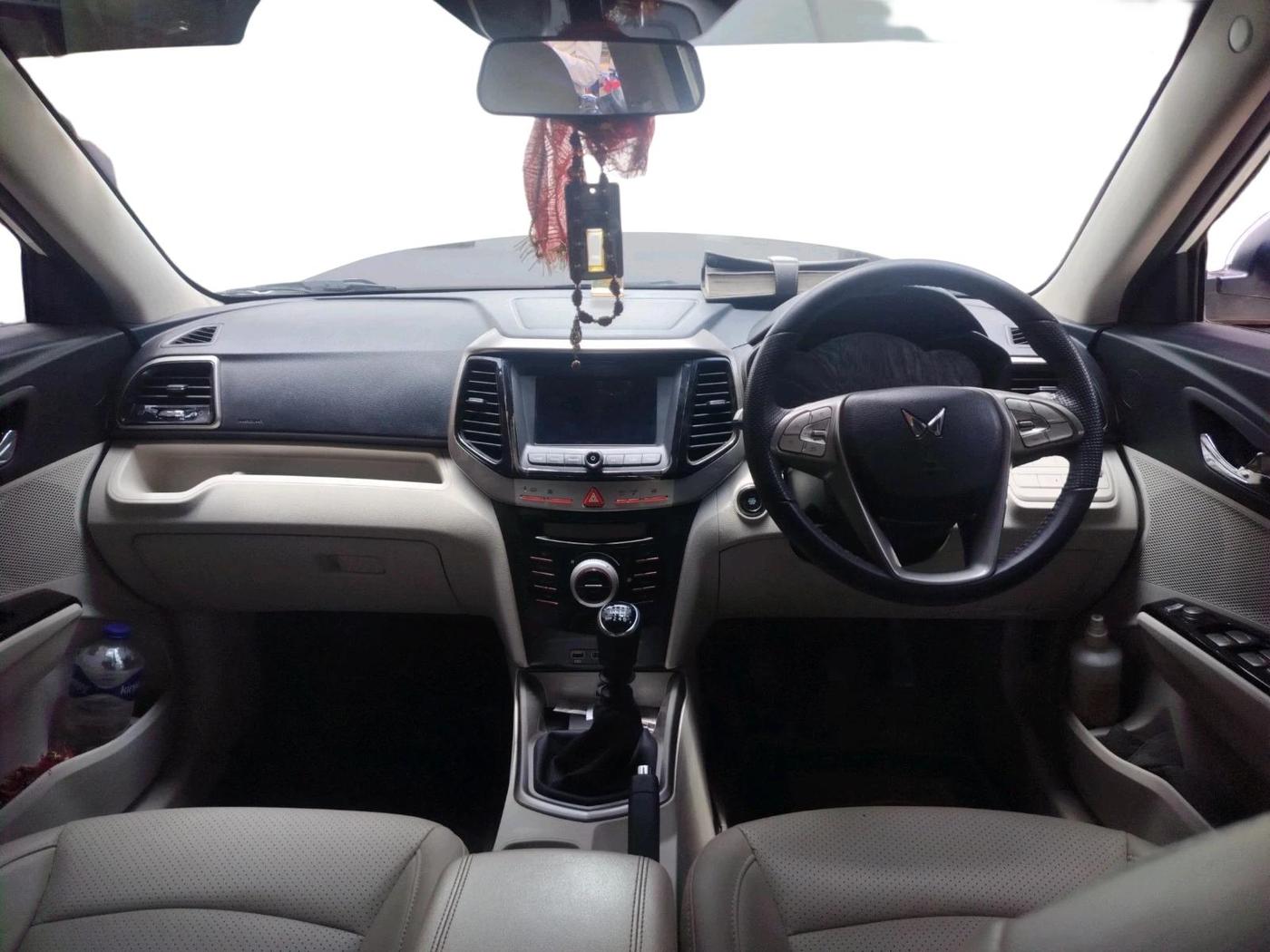 2023 Mahindra XUV300 W8 1.5 DIESEL, Diesel, Manual, 1,11,478 km, interior