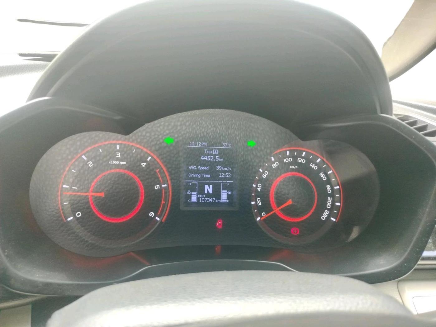 2023 Mahindra XUV300 W8 1.5 DIESEL, Diesel, Manual, 1,11,478 km, interior