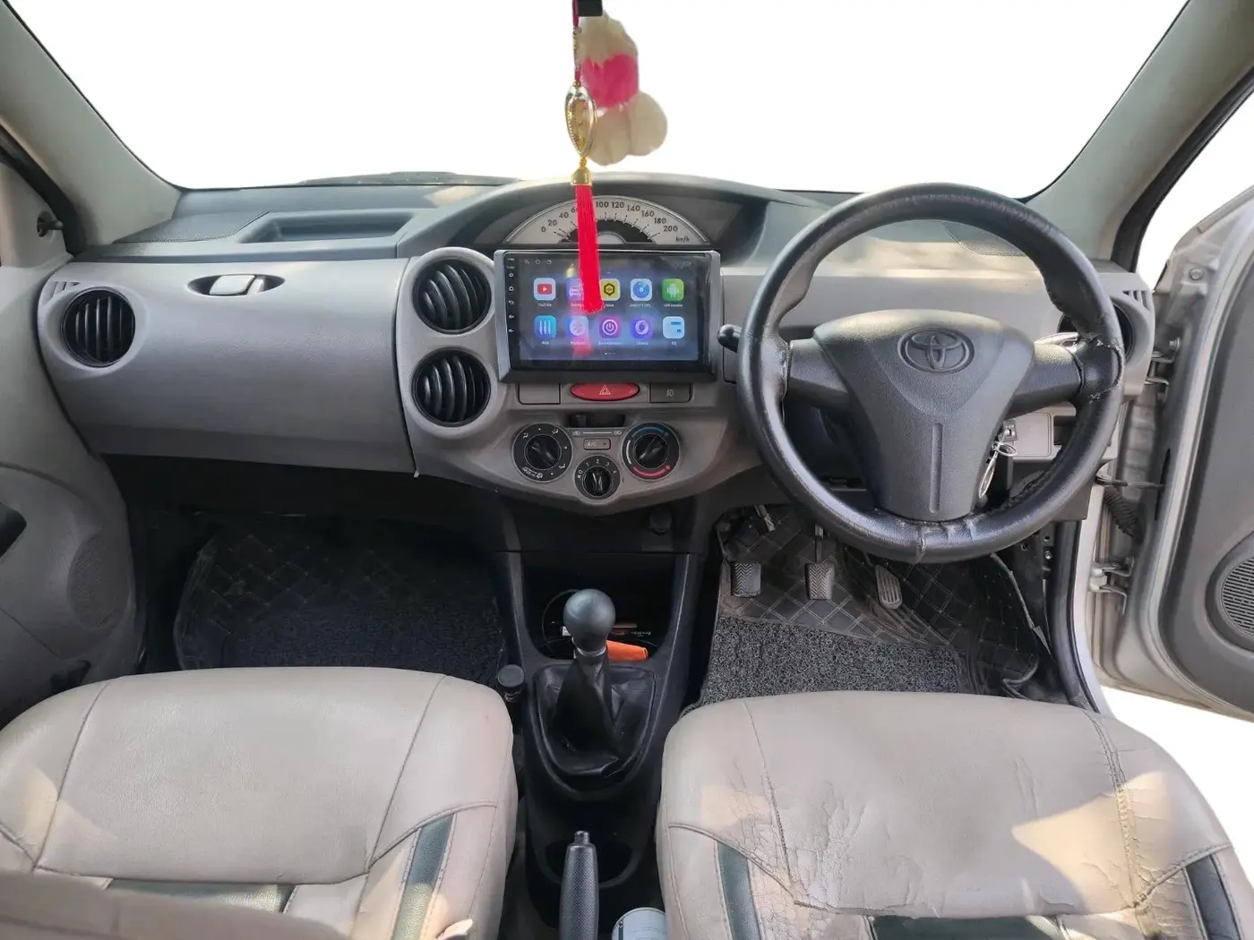 2011 Toyota Etios G, CNG, Manual, 1,12,328 km, interior