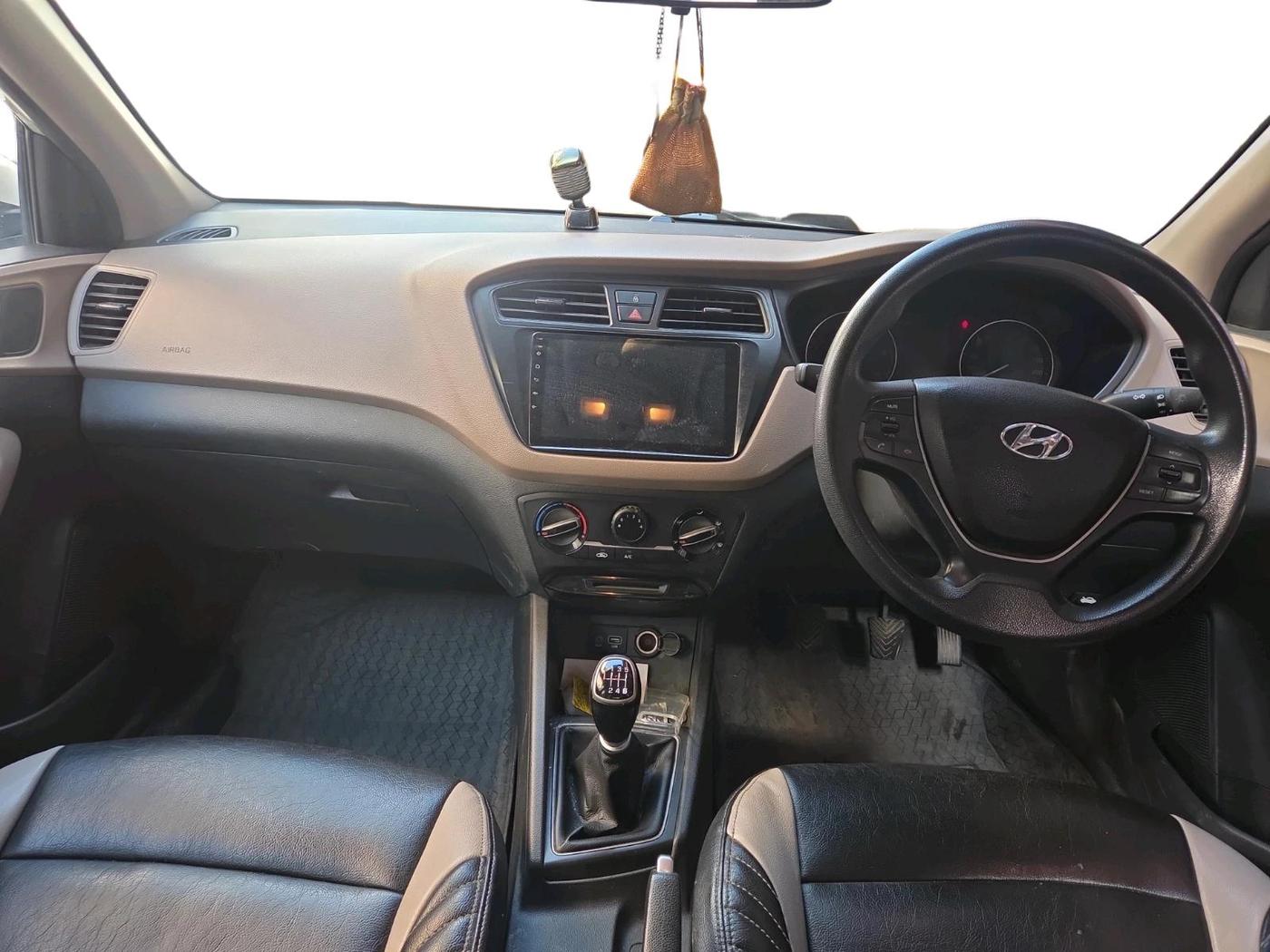 2016 Hyundai Elite i20 MAGNA 1.4 CRDI, Diesel, Manual, 1,14,000 km, interior