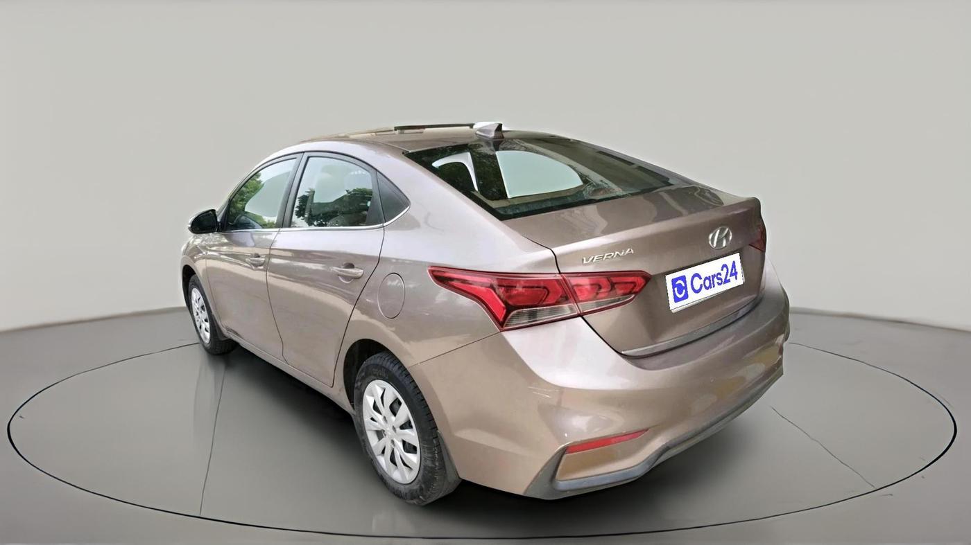 2018 Hyundai Verna 1.4 EX PETROL, Petrol, Manual, 1,47,734 km, exterior