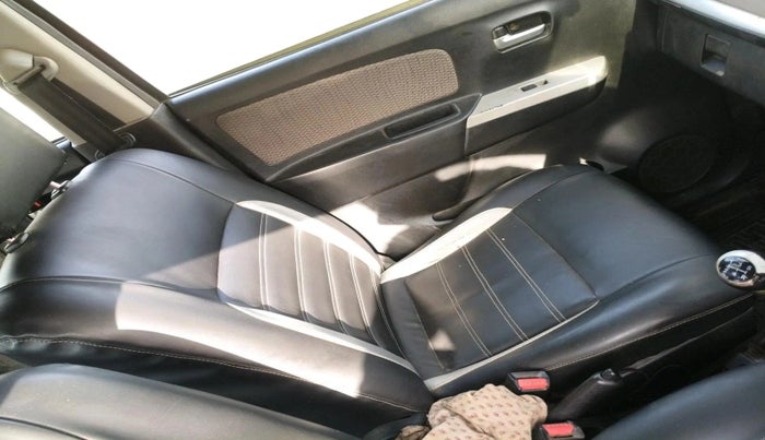 2013 Maruti Wagon R 1.0 LXI, CNG, Manual, 1,29,130 km, interior