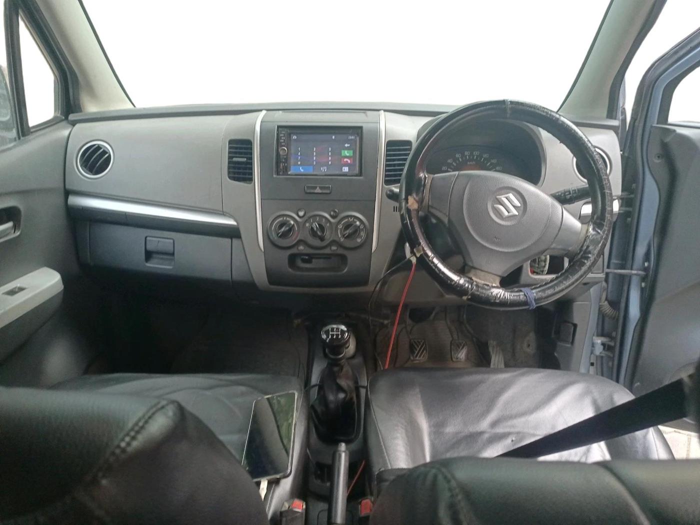 2012 Maruti Wagon R 1.0 LXI CNG, CNG, Manual, 1,08,109 km, interior