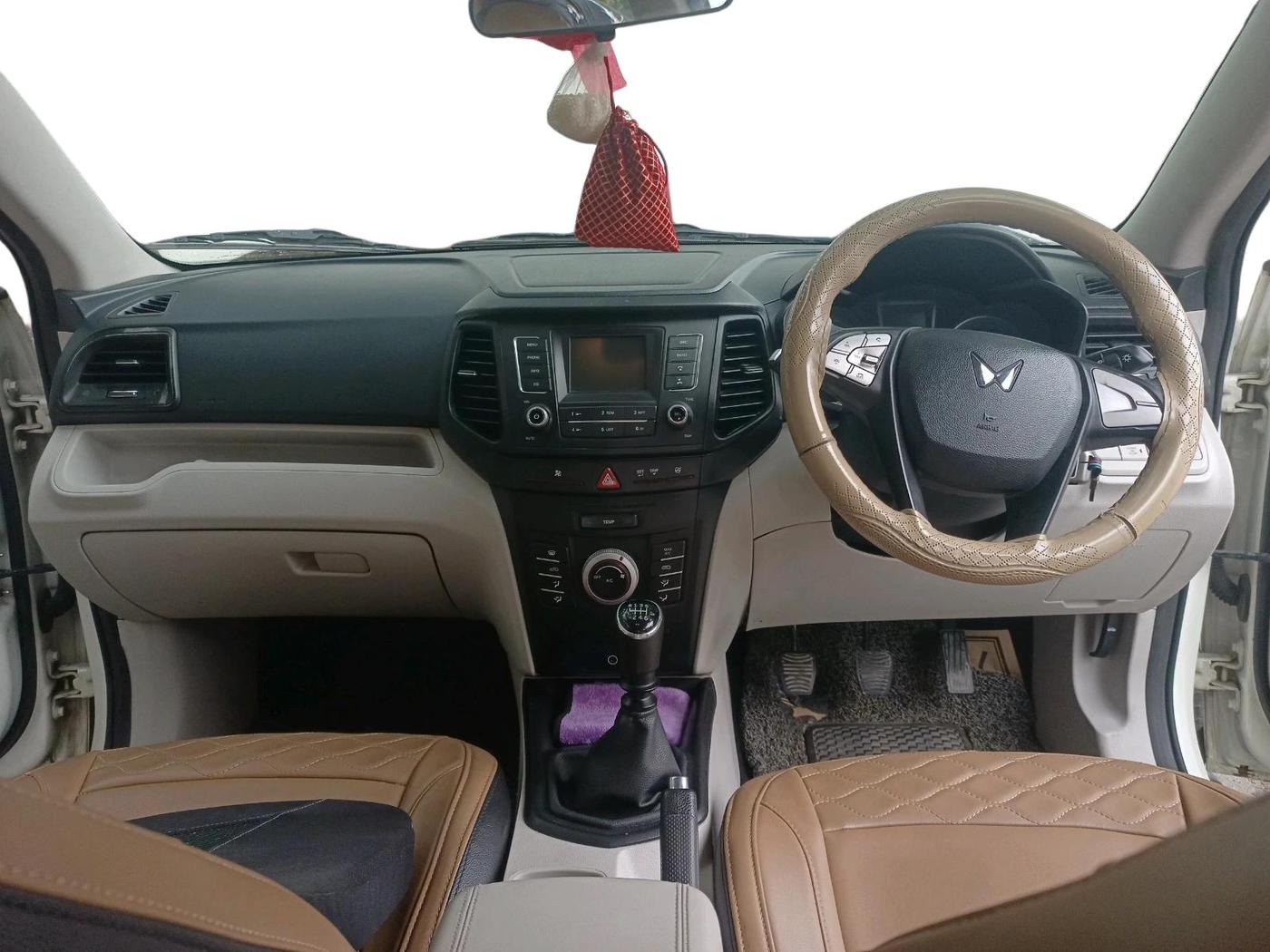 2023 Mahindra XUV300 W6 1.5 Diesel, Diesel, Manual, 36,163 km, interior
