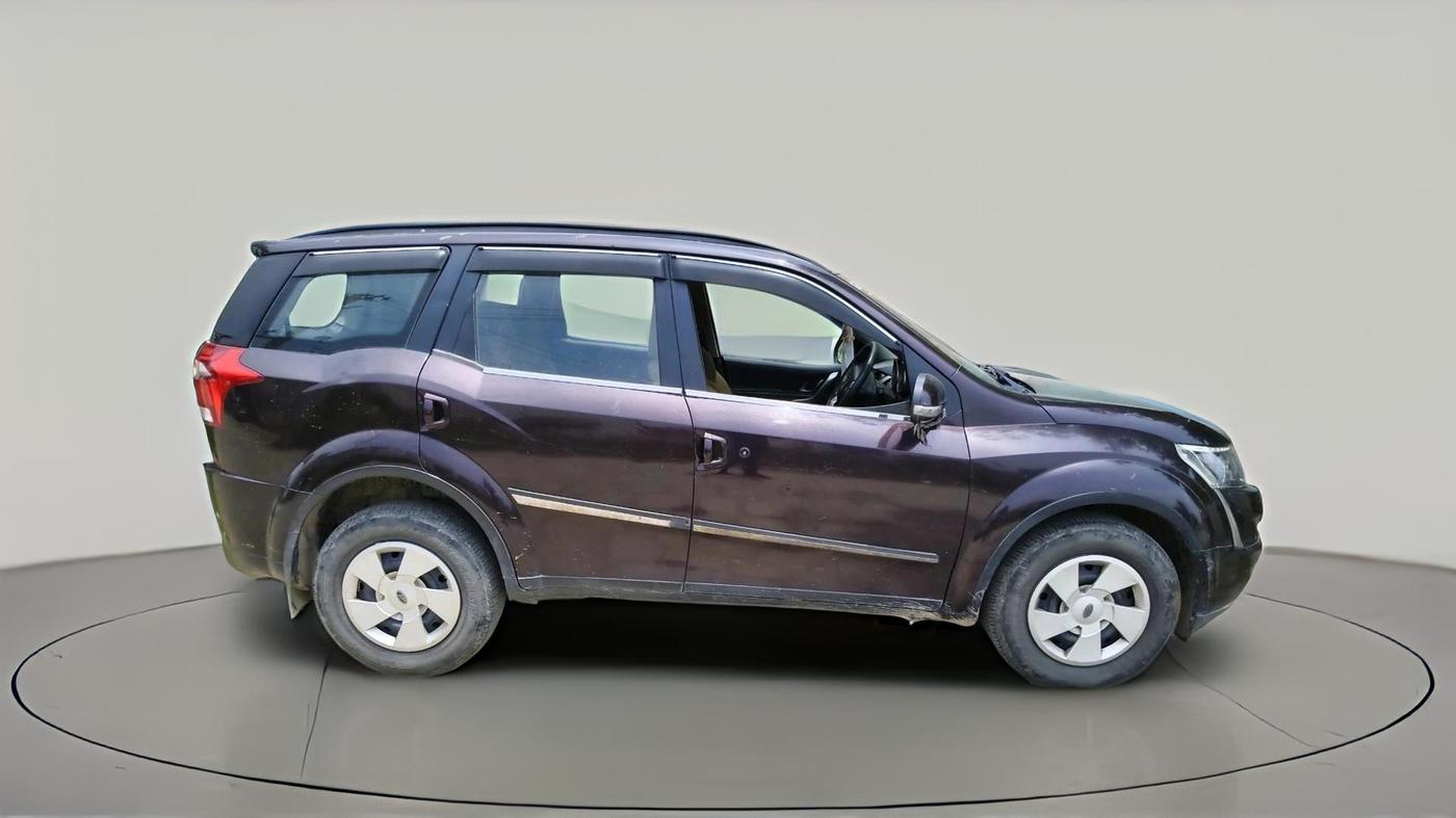 2018 Mahindra XUV500 W7, Diesel, Manual, 61,490 km, exterior