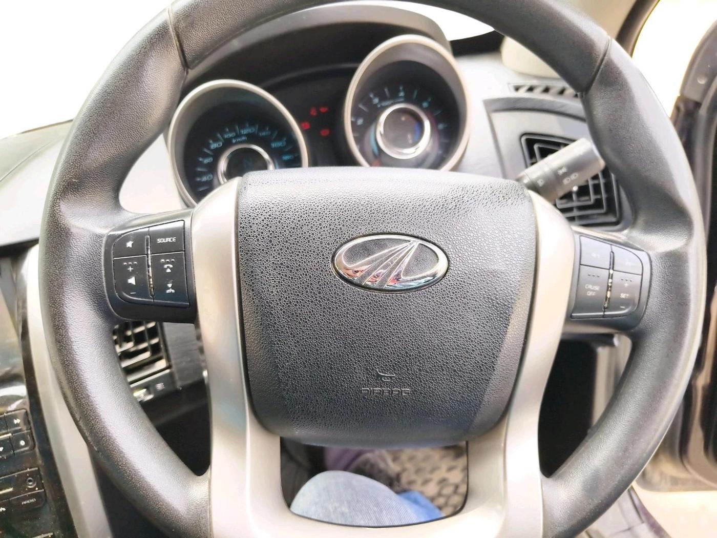 2018 Mahindra XUV500 W7, Diesel, Manual, 61,490 km, interior