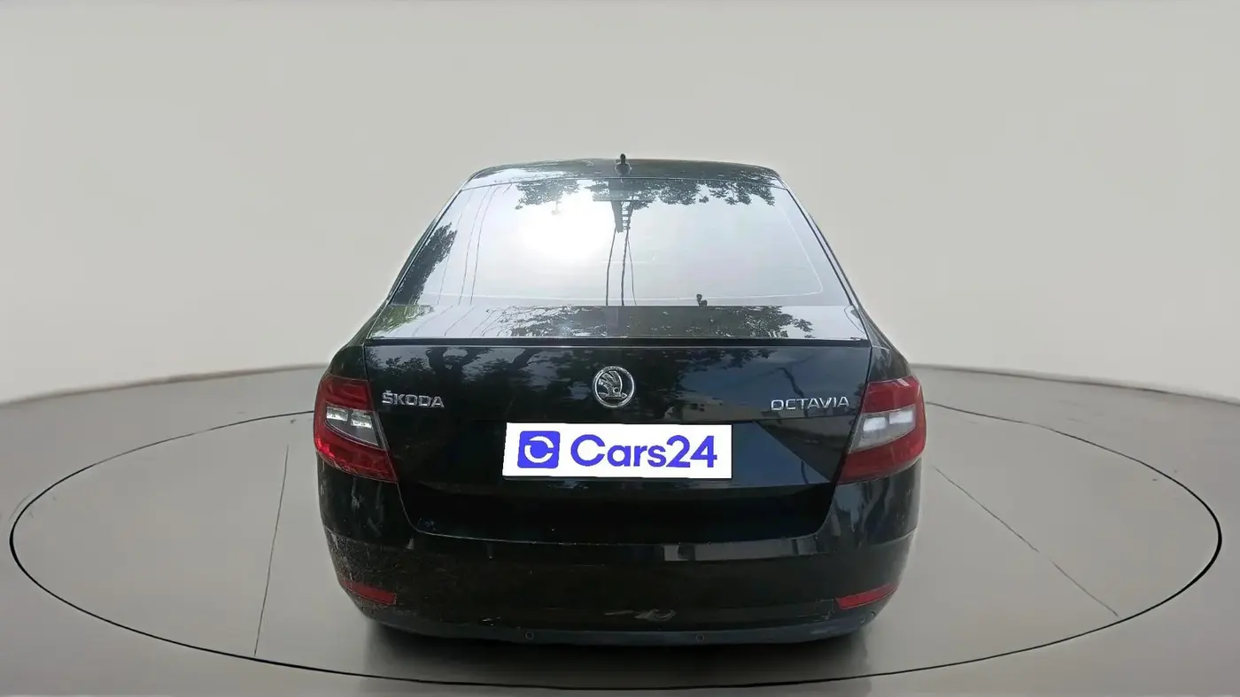 2018 Skoda Octavia L&K 1.8 TSI AT, Petrol, Automatic, 1,14,216 km, exterior