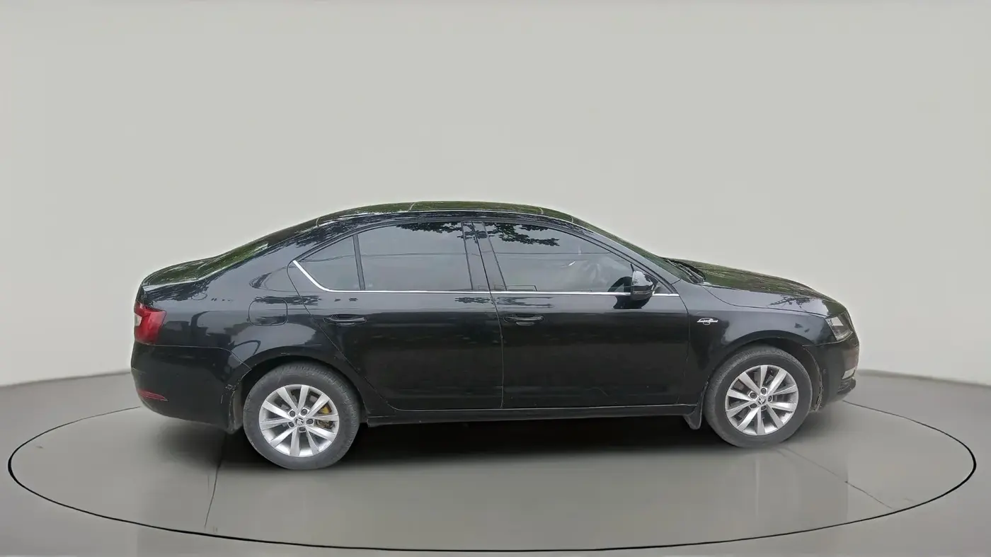 2018 Skoda Octavia L&K 1.8 TSI AT, Petrol, Automatic, 1,14,216 km, exterior