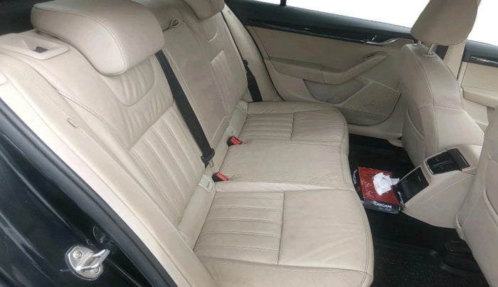 2018 Skoda Octavia L&K 1.8 TSI AT, Petrol, Automatic, 1,14,216 km, interior