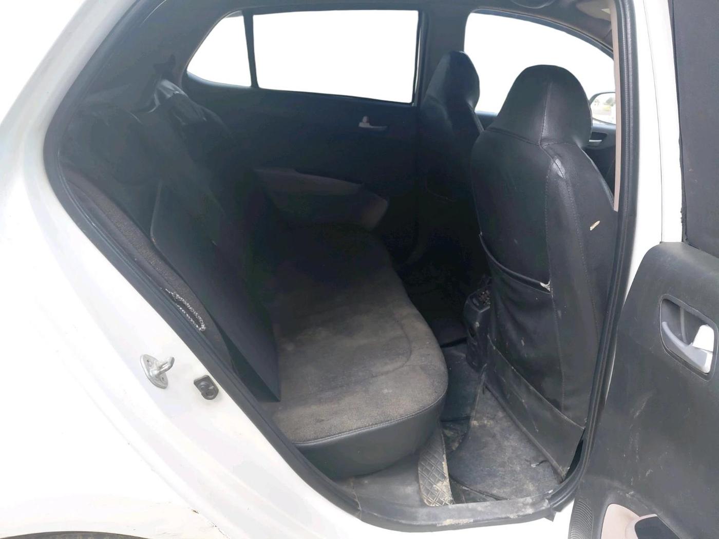 2017 Hyundai Grand i10 SPORTZ (O) 1.2 U2 CRDI, Diesel, Manual, 85,643 km, interior