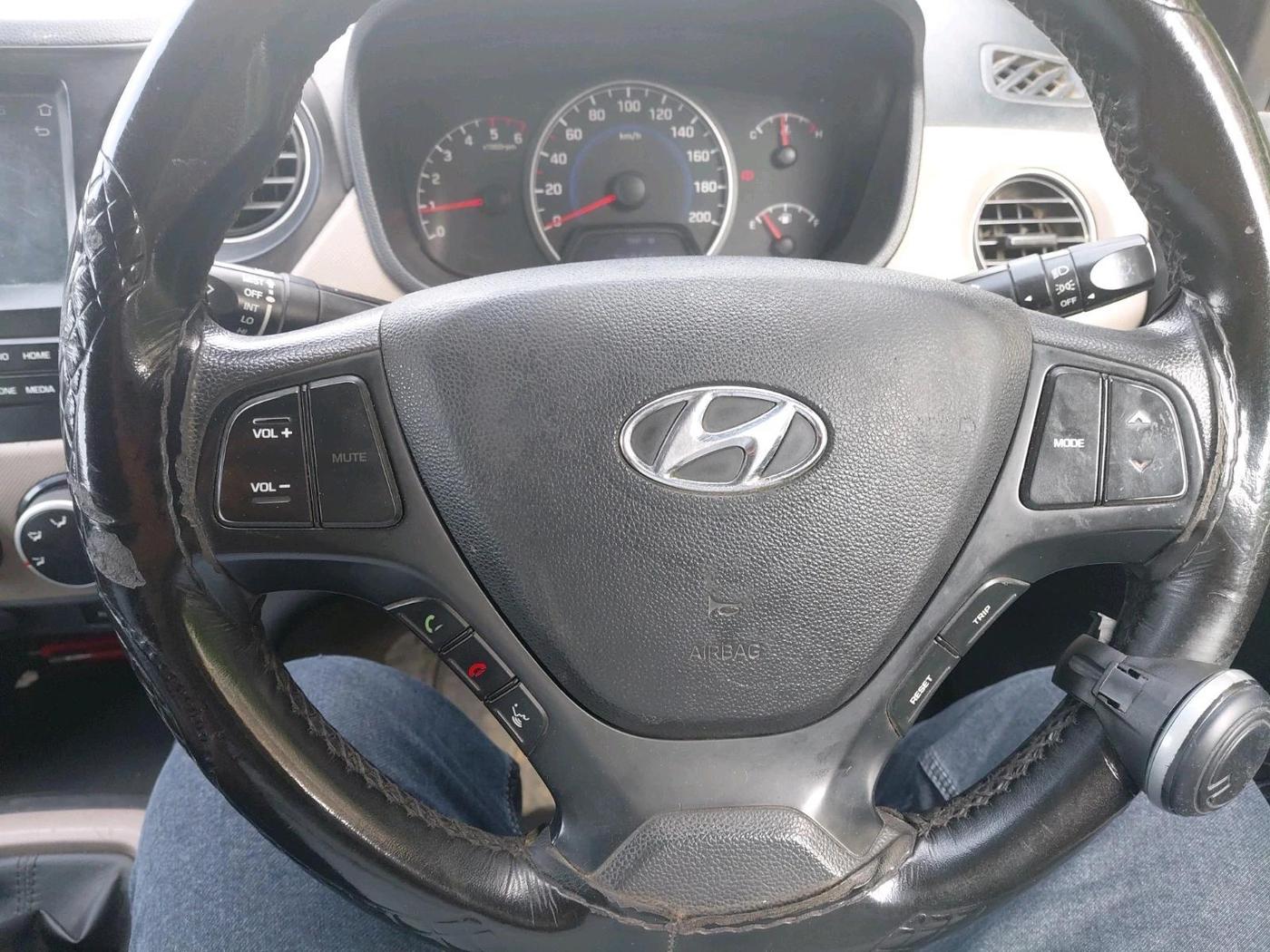 2017 Hyundai Grand i10 SPORTZ (O) 1.2 U2 CRDI, Diesel, Manual, 85,643 km, interior