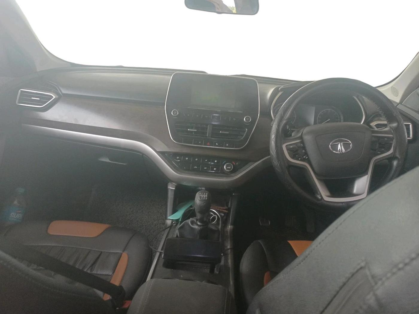 2019 Tata Harrier XT 2.0L KRYOTEC, Diesel, Manual, 1,23,012 km, interior