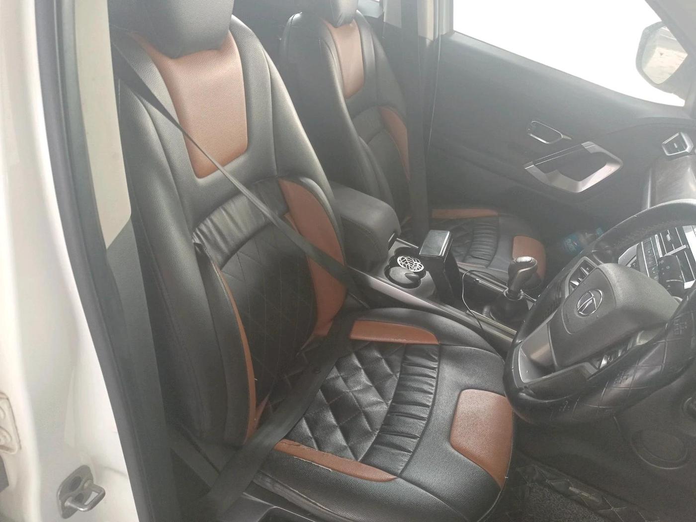 2019 Tata Harrier XT 2.0L KRYOTEC, Diesel, Manual, 1,23,012 km, interior