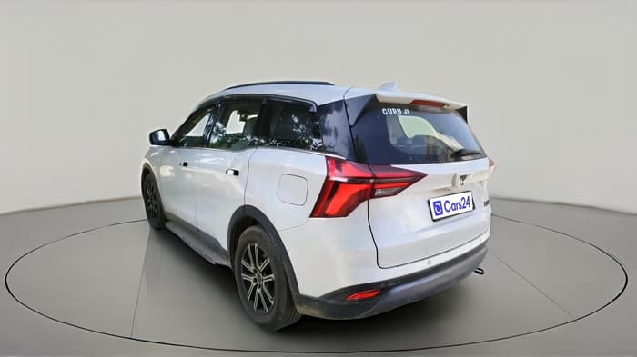 2022 Mahindra XUV700 AX 7 LUXURY D AT 7 STR, Diesel, Automatic, 87,291 km, exterior