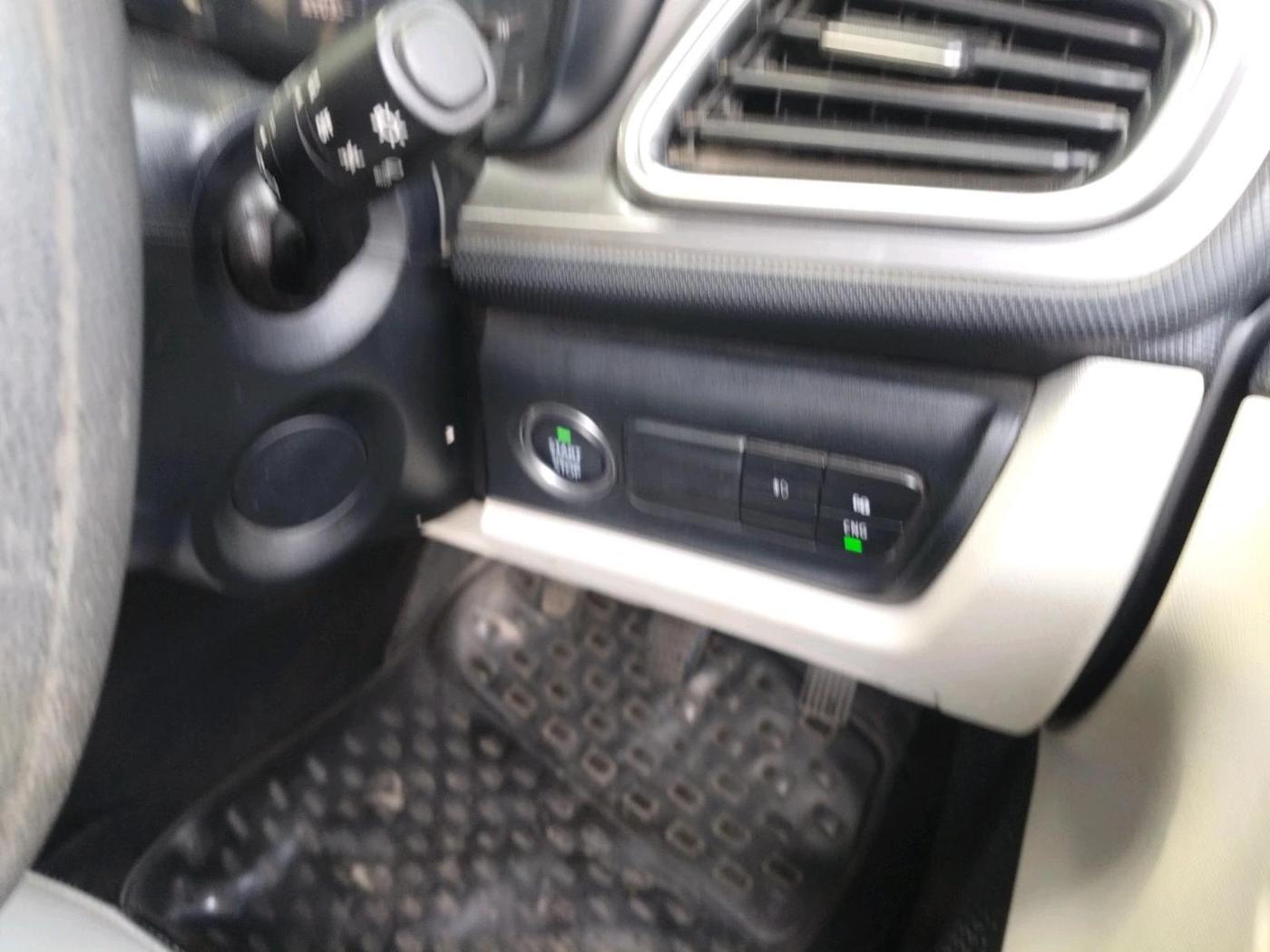 2024 Tata ALTROZ XZ CNG, CNG, Manual, 32,203 km, interior