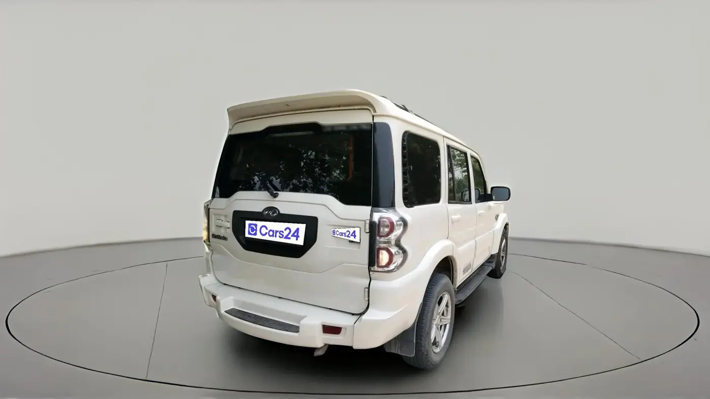2016 Mahindra Scorpio S6 PLUS 1.99, Diesel, Manual, 53,540 km, exterior