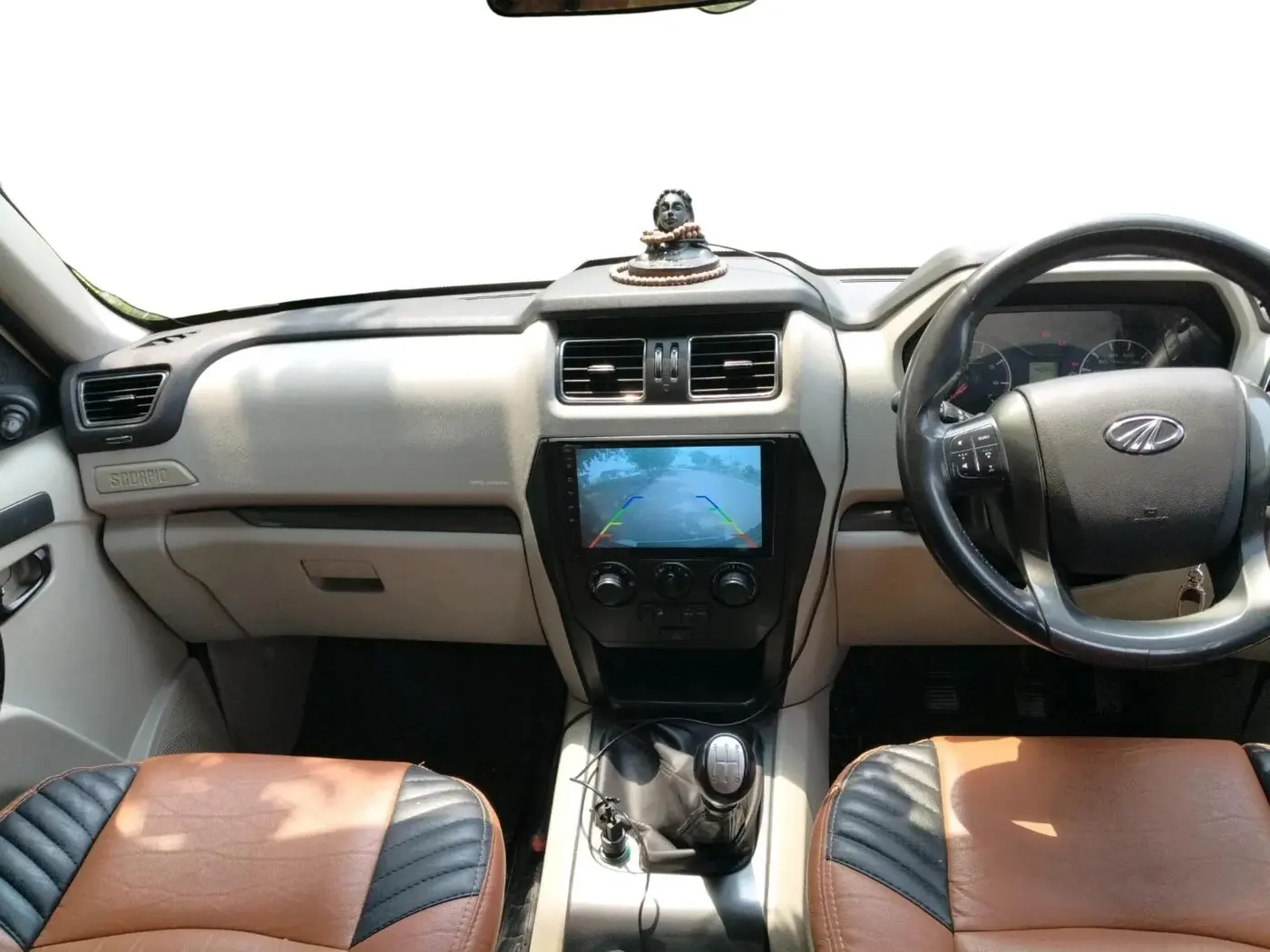 2016 Mahindra Scorpio S6 PLUS 1.99, Diesel, Manual, 53,540 km, interior
