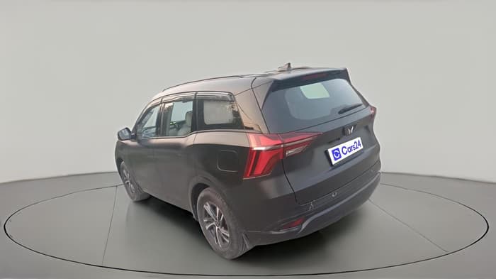 2024 Mahindra XUV700 AX 5 D MT 7 STR, Diesel, Manual, 1,72,204 km, exterior