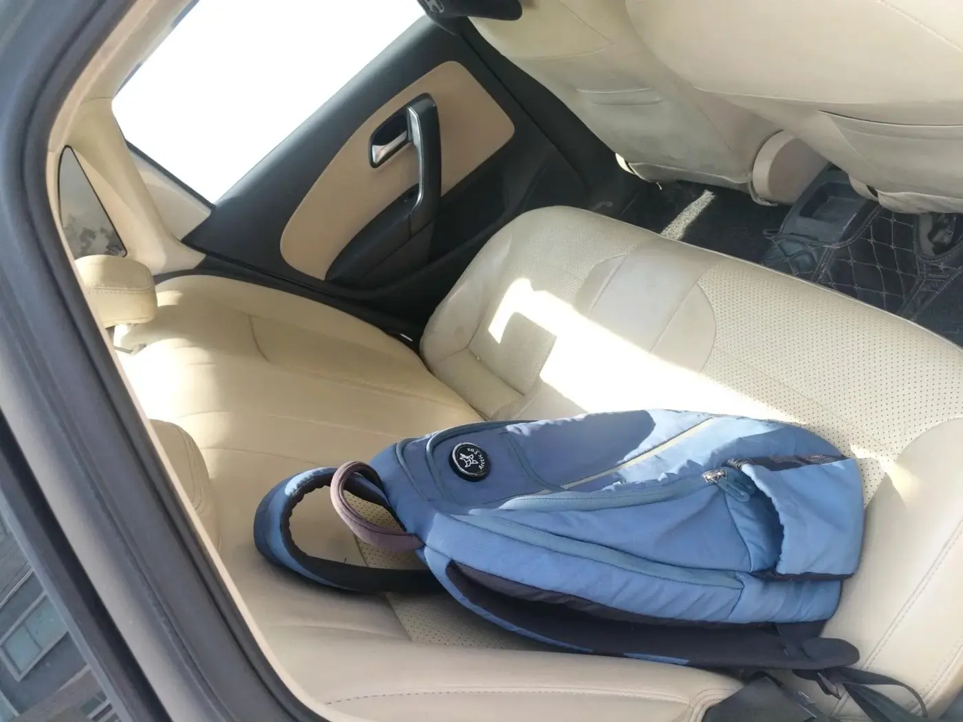 2017 Volkswagen Ameo COMFORTLINE 1.5 AT, Diesel, Automatic, 1,19,850 km, interior