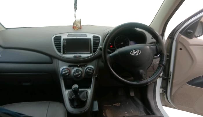 2011 Hyundai i10 MAGNA 1.1, Petrol, Manual, 77,606 km, interior