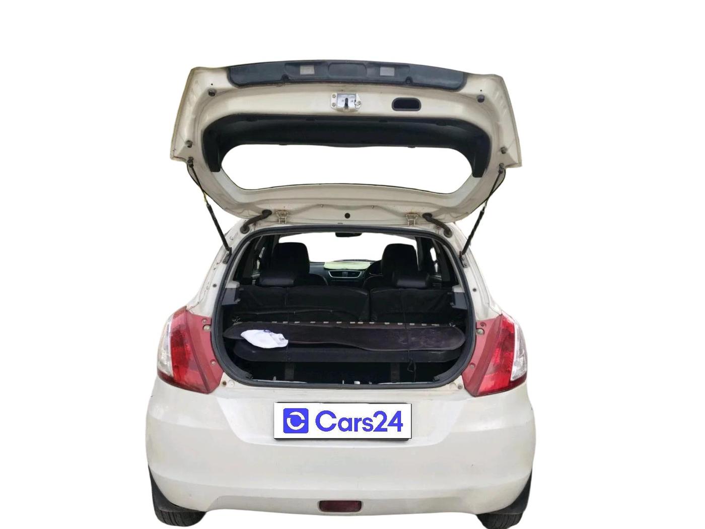 2017 Maruti Swift VXI, CNG, Manual, 87,242 km, exterior