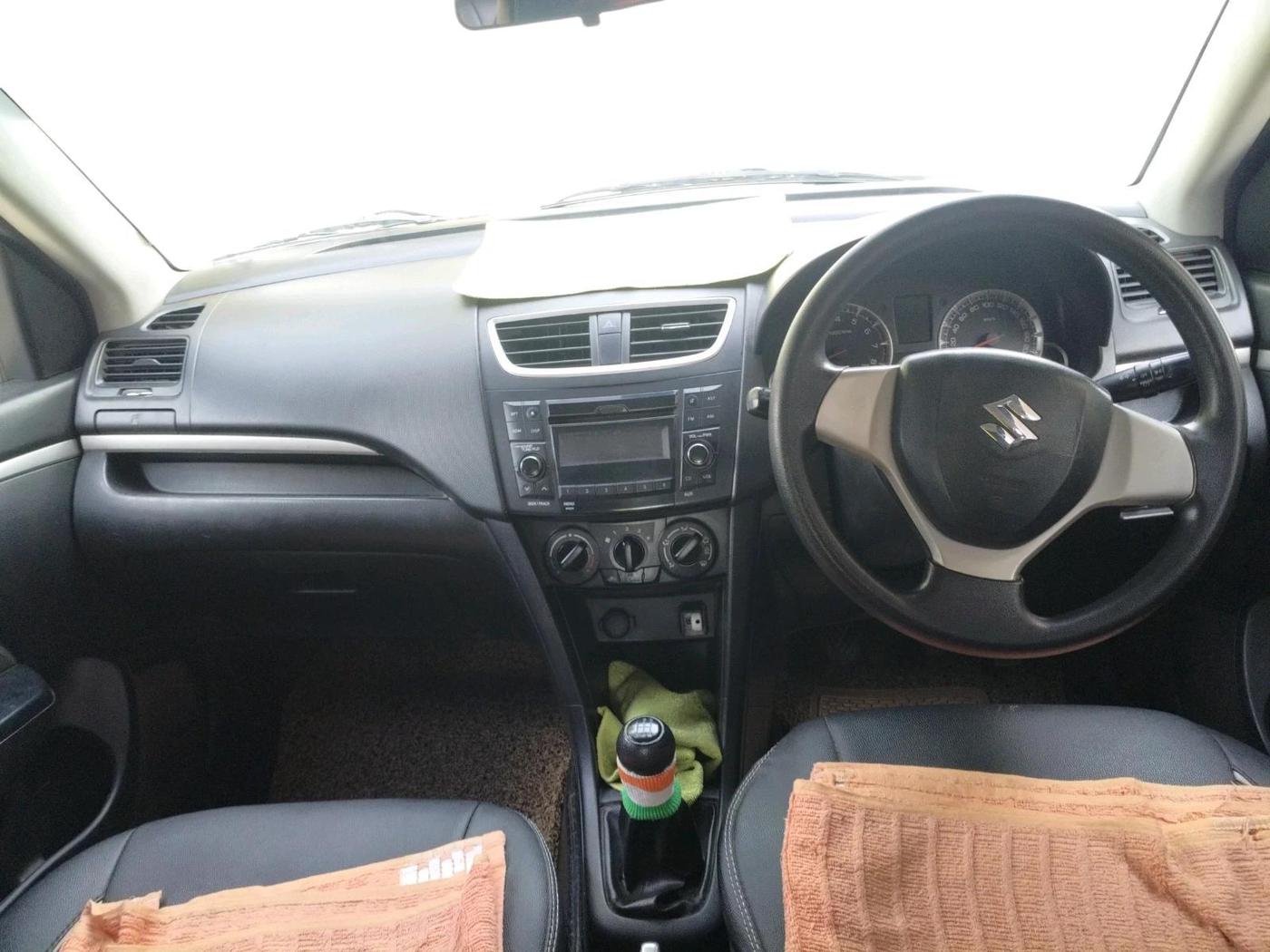 2017 Maruti Swift VXI, CNG, Manual, 87,242 km, interior