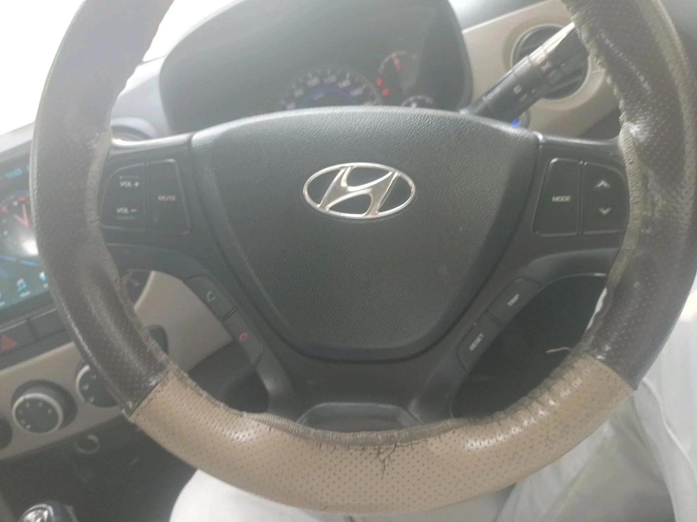 2015 Hyundai Grand i10 ASTA AT 1.2 KAPPA VTVT, CNG, Automatic, 93,916 km, interior