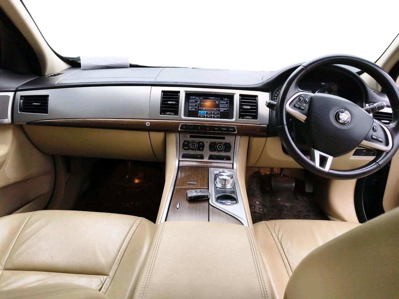 2015 Jaguar XF 2.2 DIESEL, Diesel, Automatic, 82,366 km, interior
