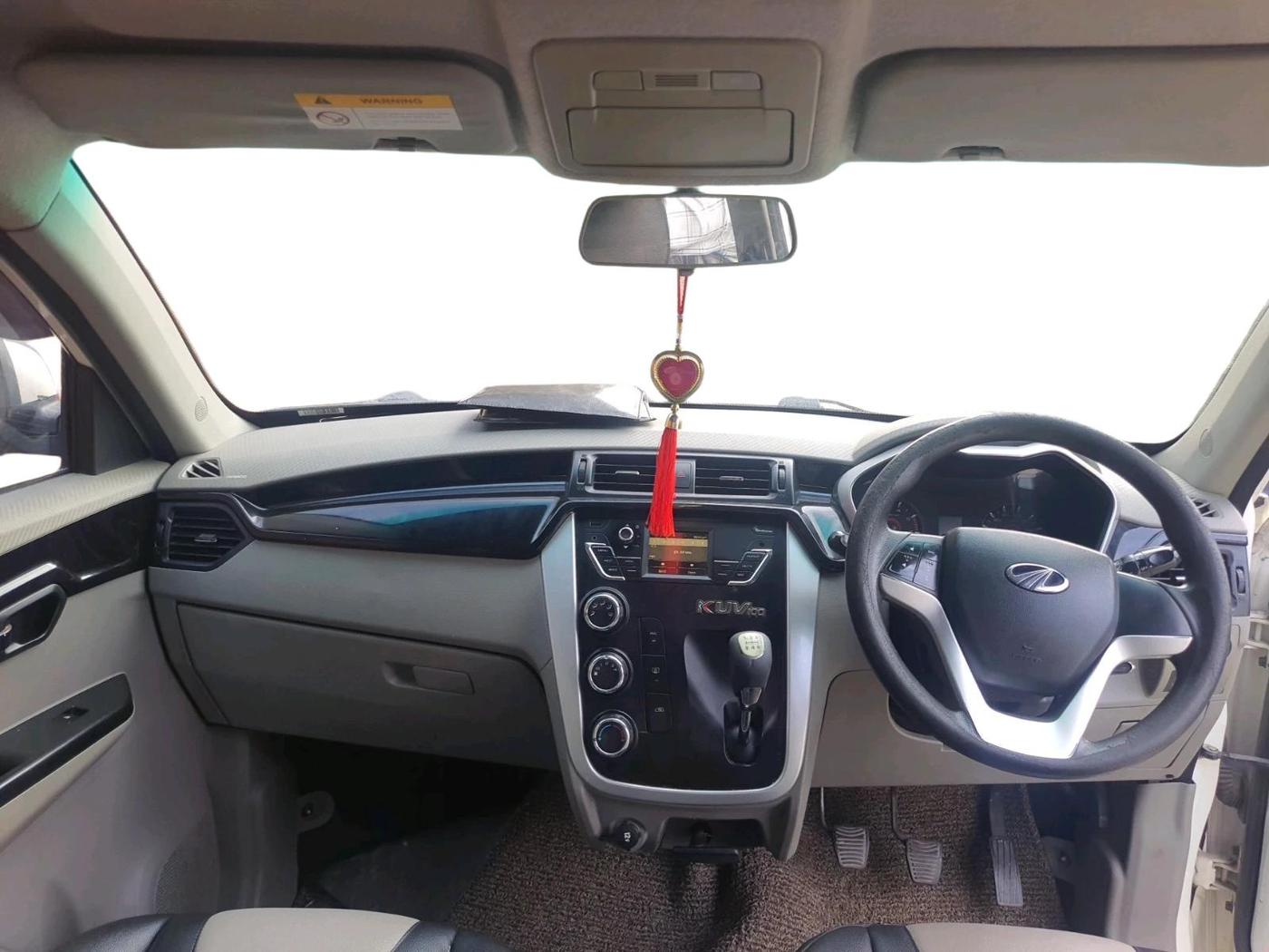 2016 Mahindra Kuv100 K8 D 5 STR, Diesel, Manual, 1,00,498 km, interior